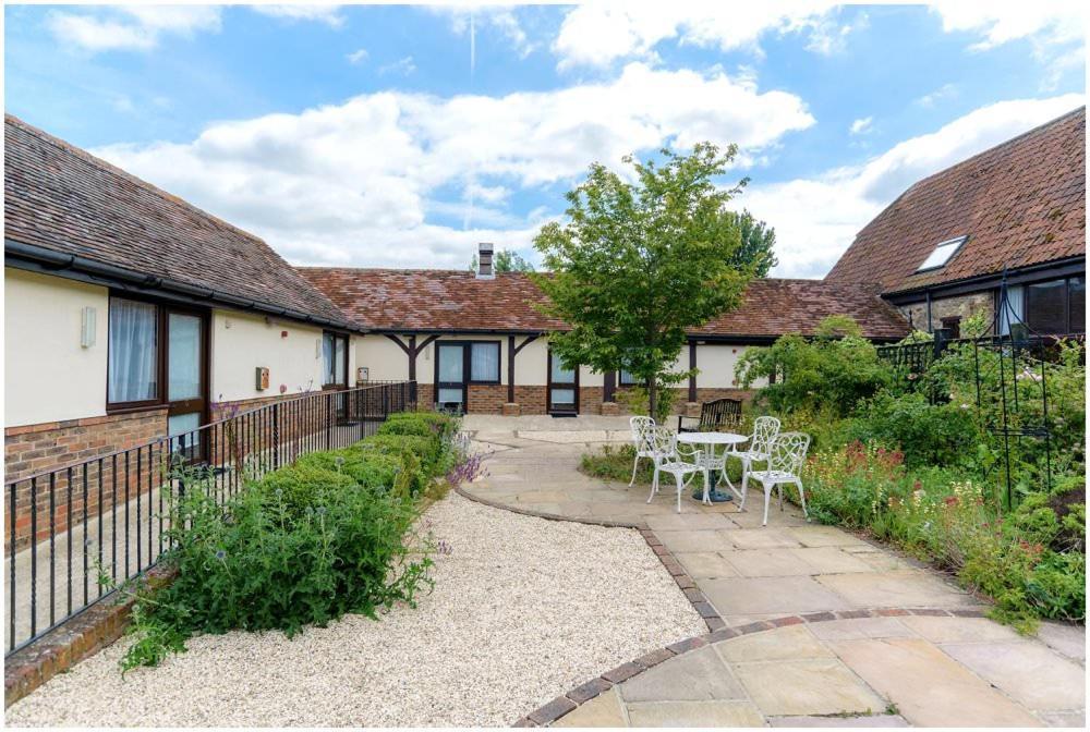 Kingfisher Barn Bed & Breakfast Abingdon-on-Thames Exterior foto